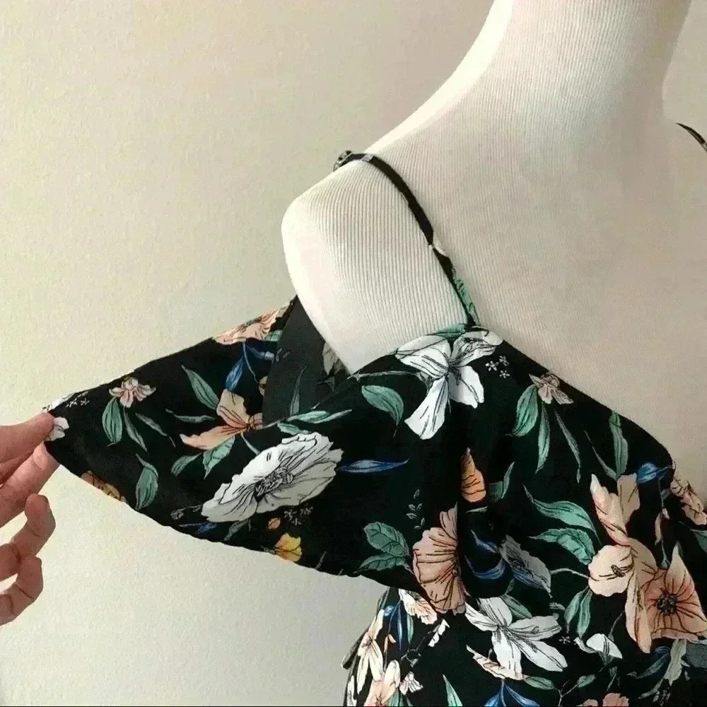 F21 black floral cold shoulder high low wrap dress - Picture 3 of 8